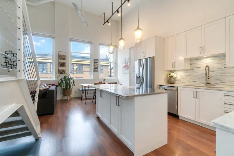 405 549 COLUMBIA STREET - photo 3 of 37