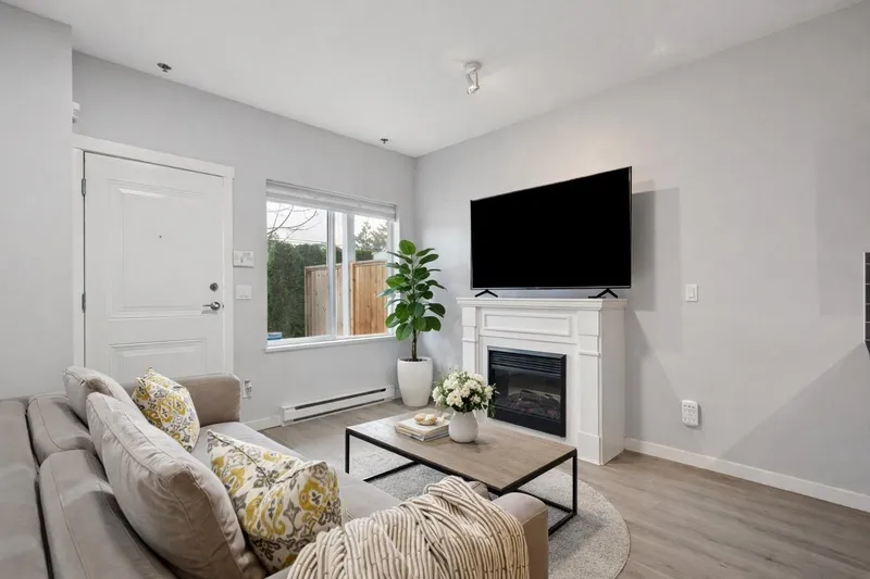 201 1661 FRASER AVENUE - photo 2 of 25