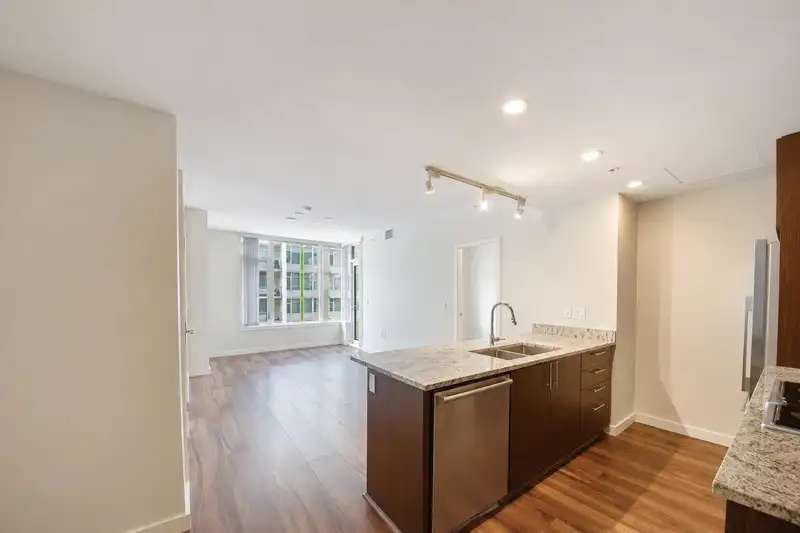 812 8688 HAZELBRIDGE WAY - photo 2 of 21
