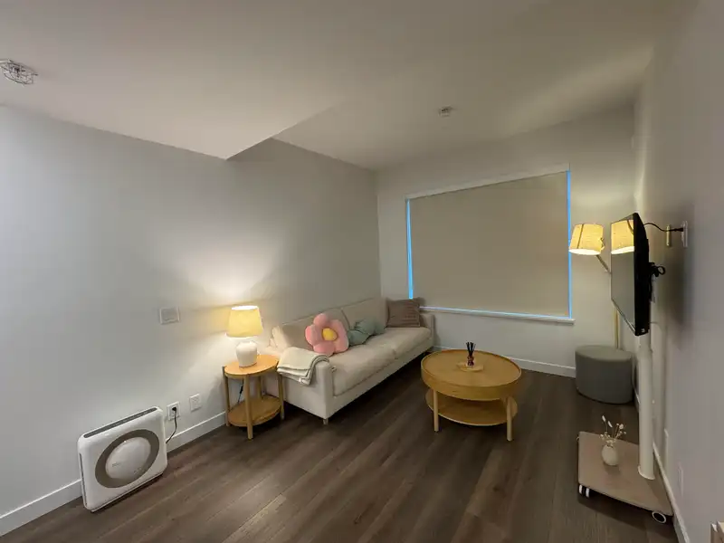 406 648 LEA AVENUE - photo 1 of 11