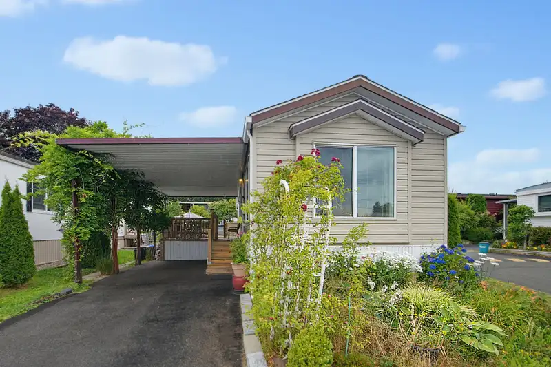 38 15875 20 AVENUE - photo 1 of 40