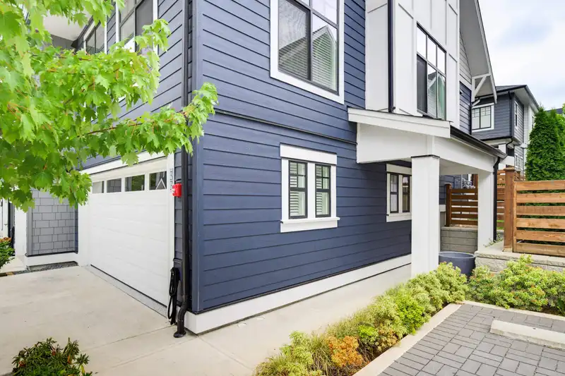 33 7640 197 STREET - photo 4 of 40