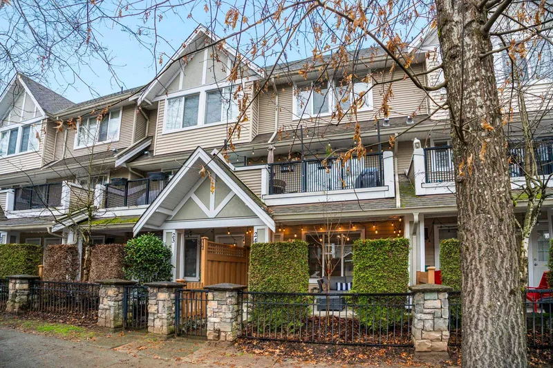 24 19141 124 AVENUE - photo 1 of 25