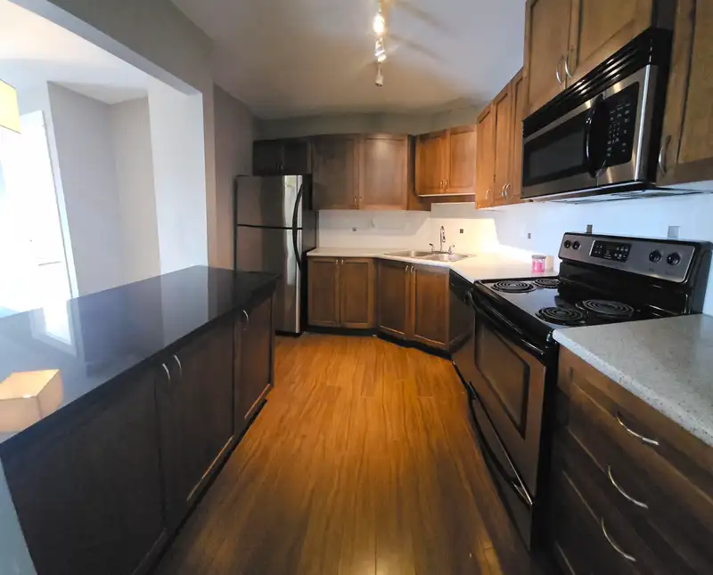 210 32725 GEORGE FERGUSON WAY - photo 1 of 8
