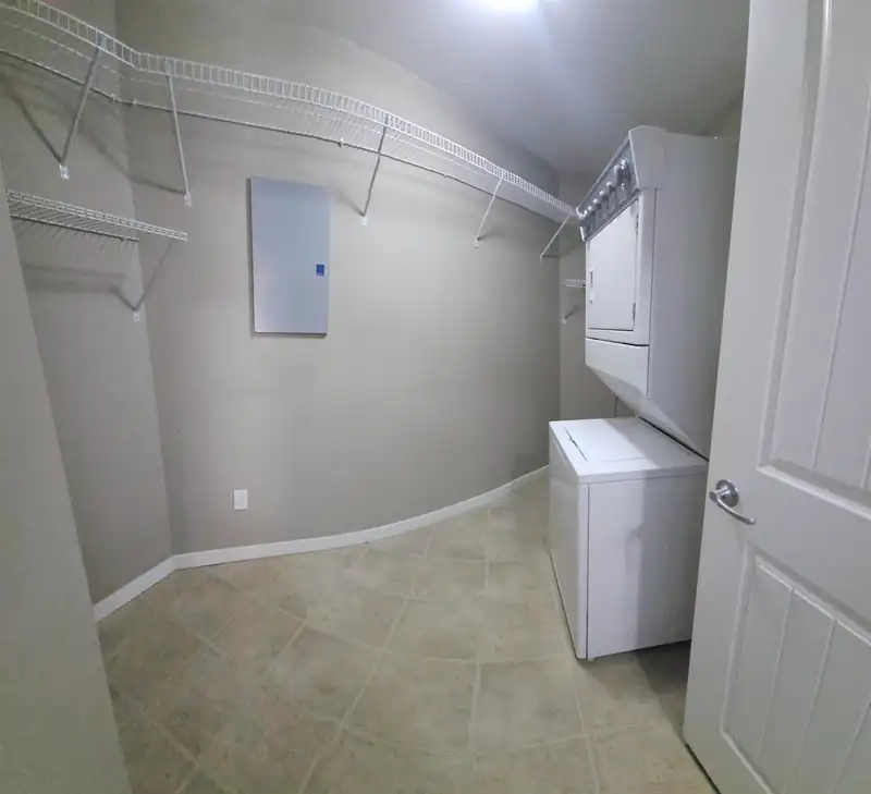 210 32725 GEORGE FERGUSON WAY - photo 3 of 8