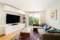 2042 TRIUMPH STREET - thumbnail 24