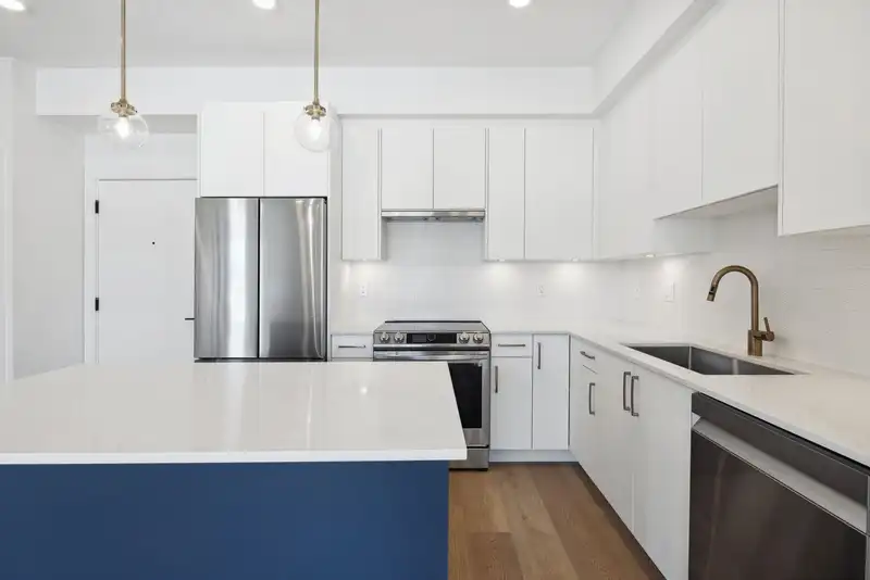 307 20282 72B AVENUE - photo 4 of 18