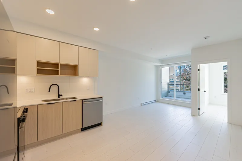 205 10466 138A STREET - photo 4 of 25