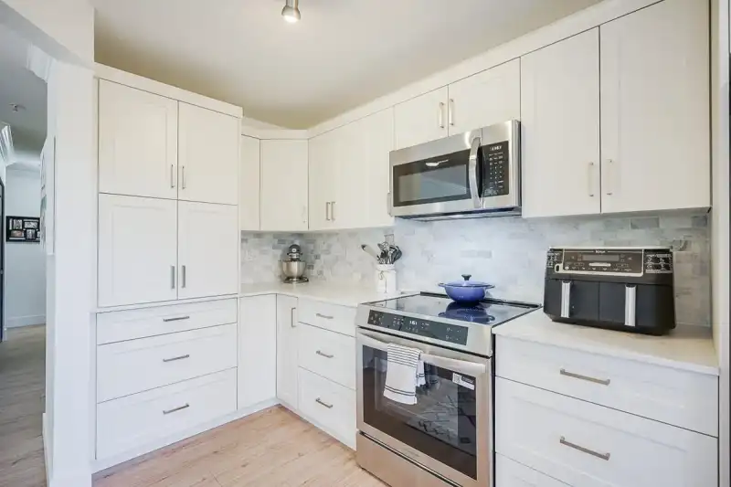 208 32075 GEORGE FERGUSON WAY - photo 1 of 34