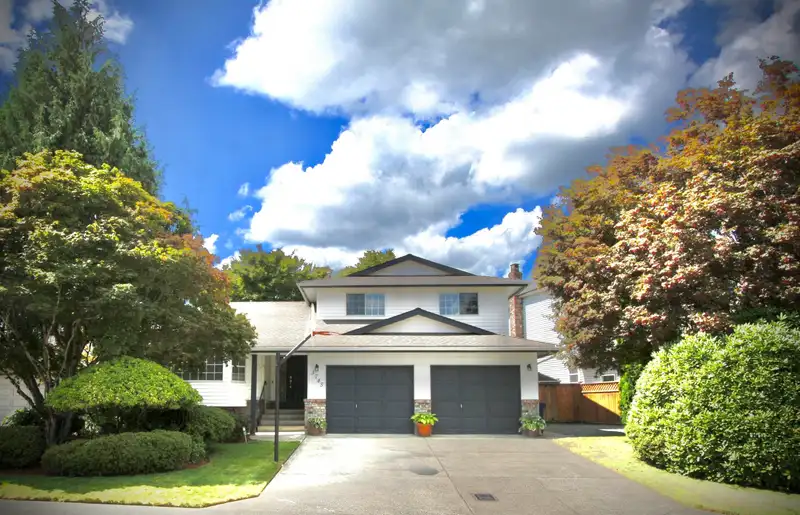 3745 SQUAMISH CRESCENT - photo 1 of 37