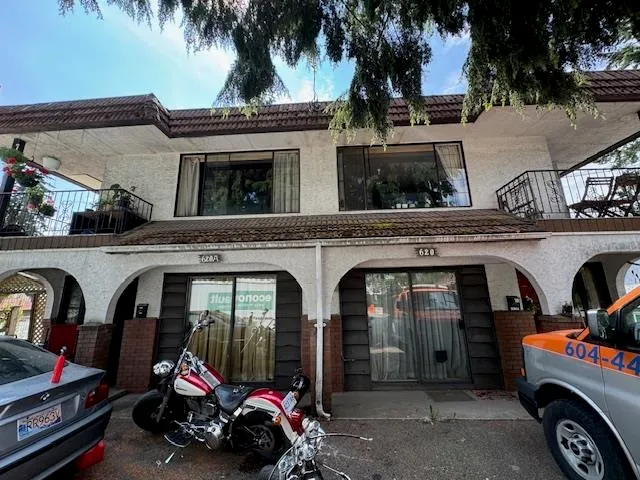 620 SMITH AVENUE - photo 2 of 23