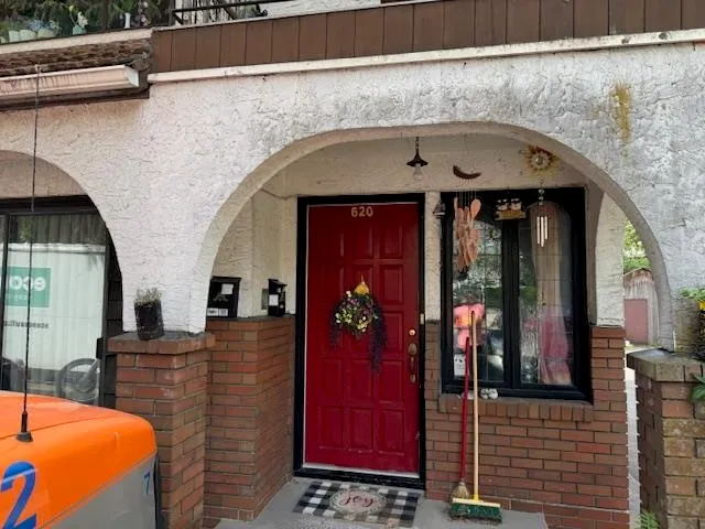 620 SMITH AVENUE - photo 3 of 23