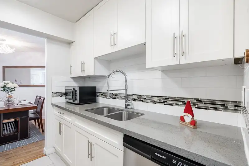 223 7431 MINORU BOULEVARD - photo 2 of 35
