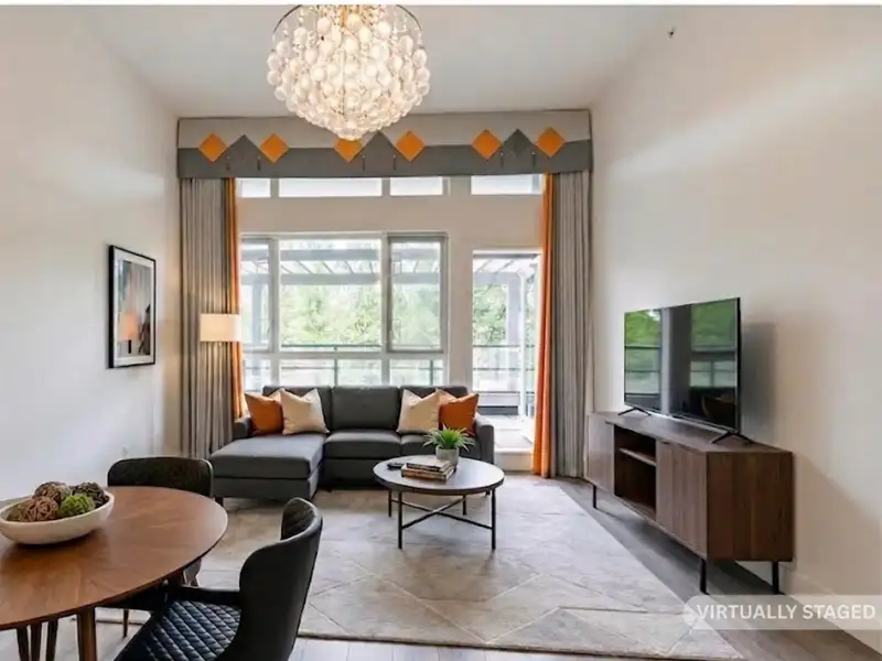 405 15628 104 AVENUE - photo 3 of 33