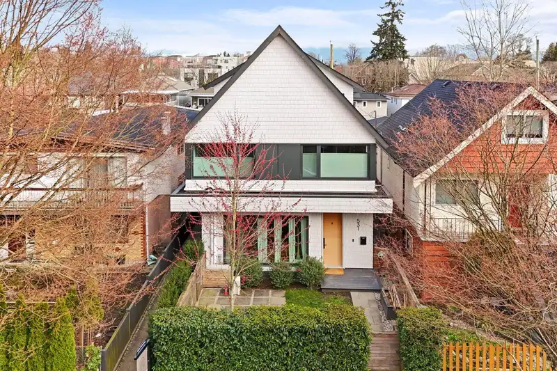 529 E 17TH AVENUE - photo 3 of 39