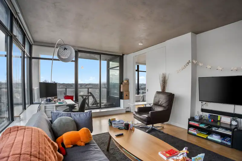 1401 108 W CORDOVA STREET - photo 4 of 26