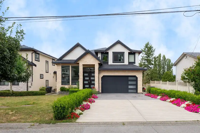 14079 77A AVENUE AVENUE - photo 1 of 32