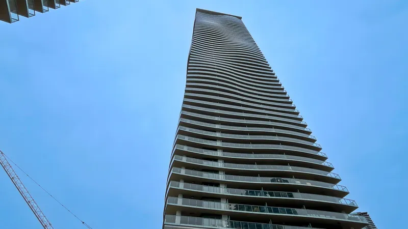 4605 4880 LOUGHEED HIGHWAY - photo 2 of 21