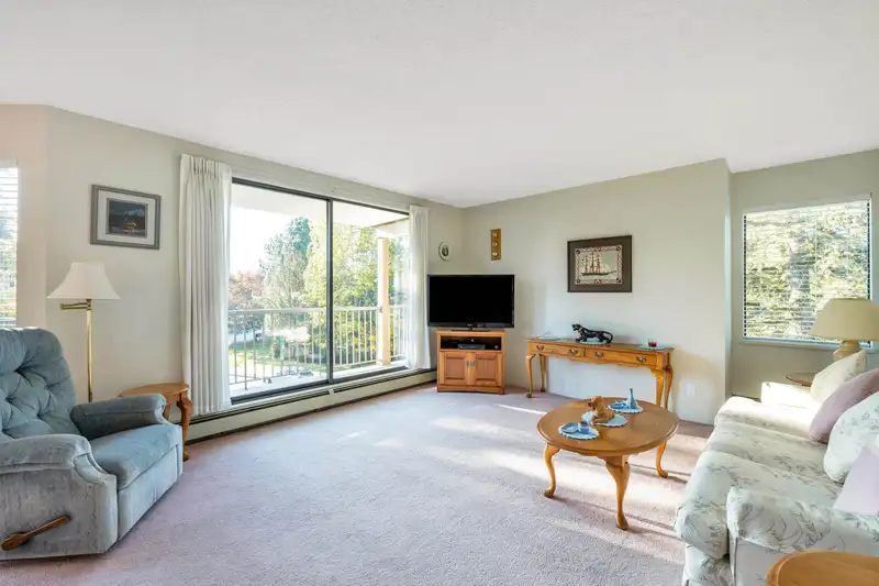 317 1720 SOUTHMERE CRESCENT - photo 4 of 25