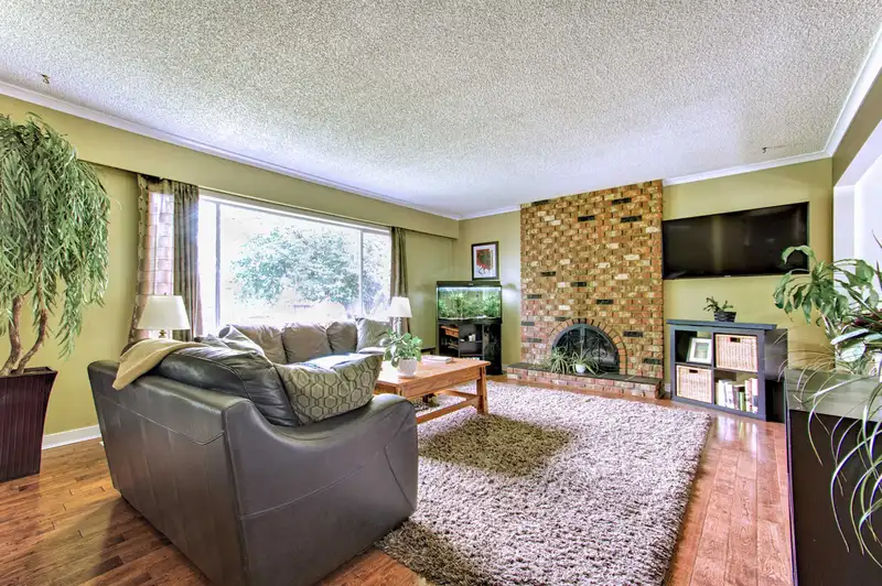 18843 120 AVENUE - photo 3 of 32