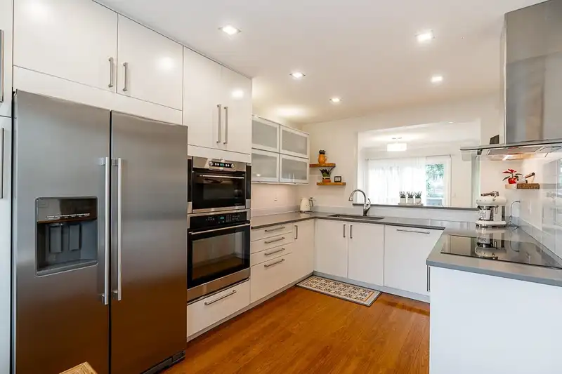 475 LEHMAN PLACE - photo 1 of 35