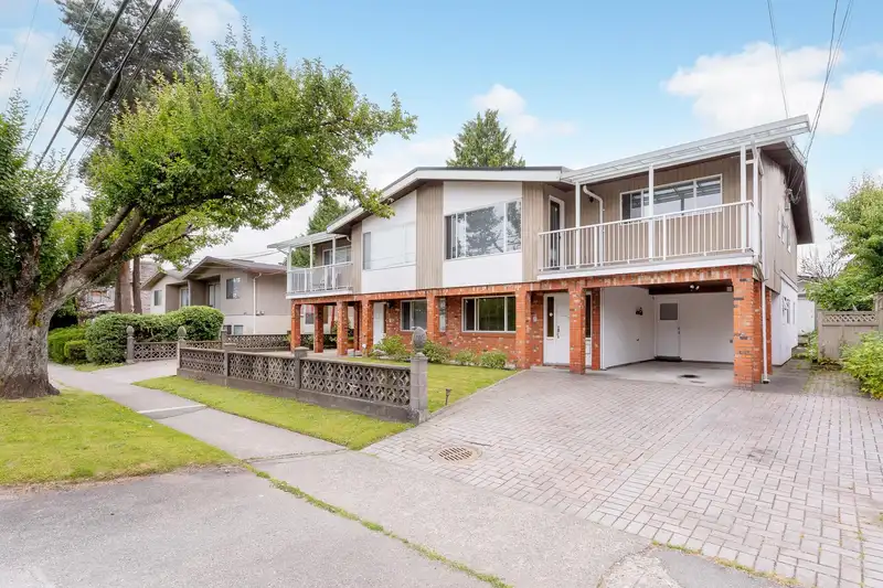 867 869 SPERLING AVENUE - photo 1 of 37
