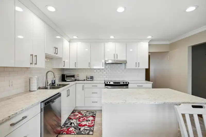 867 869 SPERLING AVENUE - photo 3 of 37