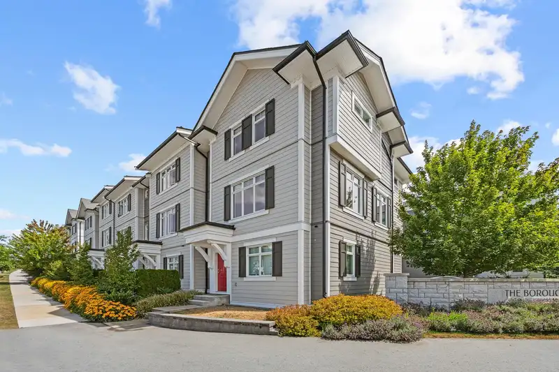 18 2070 OAK MEADOWS DRIVE - photo 1 of 40