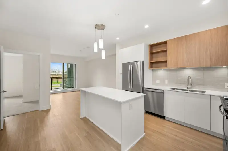 309 6950 NICHOLSON ROAD - photo 2 of 39