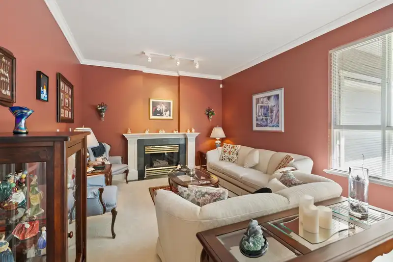 5193 HUMMINGBIRD DRIVE - photo 3 of 37