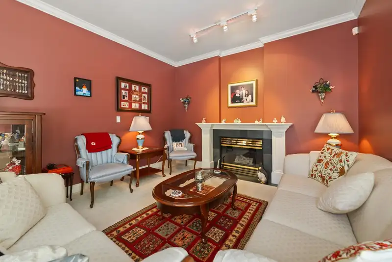 5193 HUMMINGBIRD DRIVE - photo 4 of 37