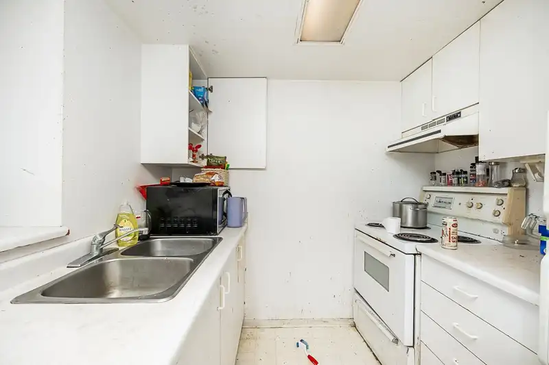 1005 838 AGNES STREET - photo 2 of 19