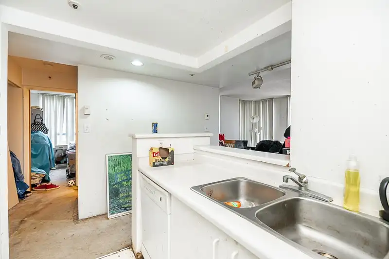 1005 838 AGNES STREET - photo 4 of 19