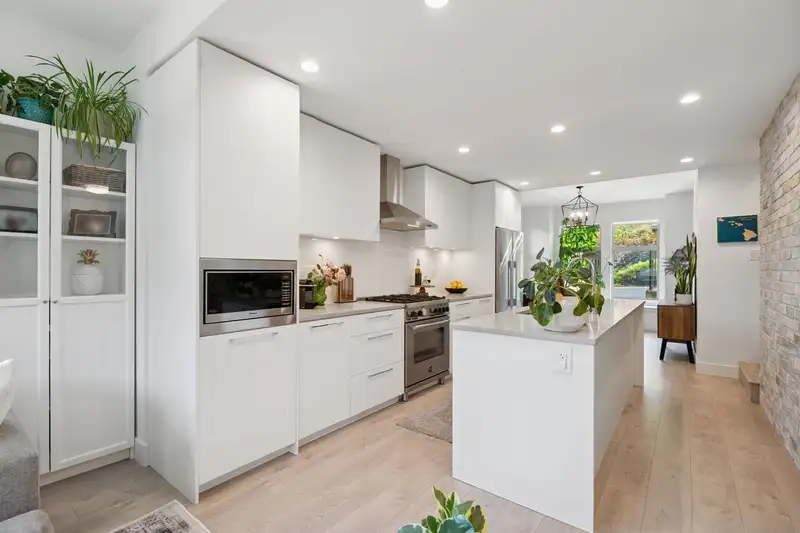 2318 ST ANDREWS STREET - photo 4 of 40