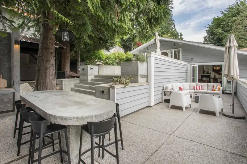 5770 PRIMROSE PLACE - photo 3 of 40