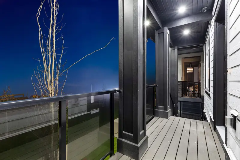 16717 15A AVENUE - photo 2 of 25