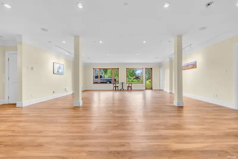 950 GREENWOOD ROAD - photo 2 of 40