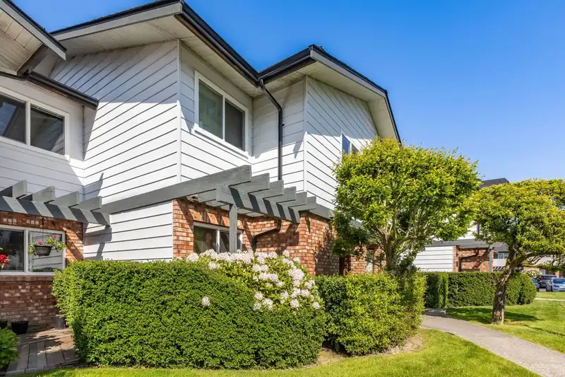 14 6111 TIFFANY BOULEVARD - photo 1 of 29