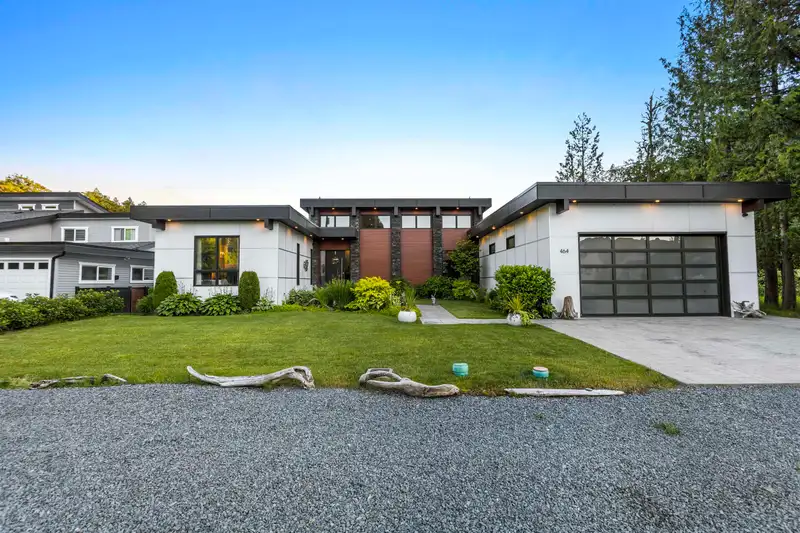 464 ALDER AVENUE - photo 1 of 37