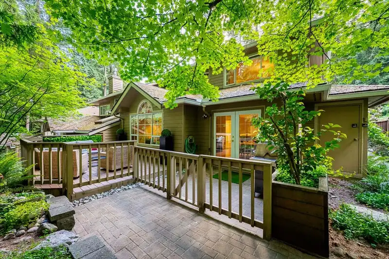 18 DEERWOOD PLACE - photo 1 of 40