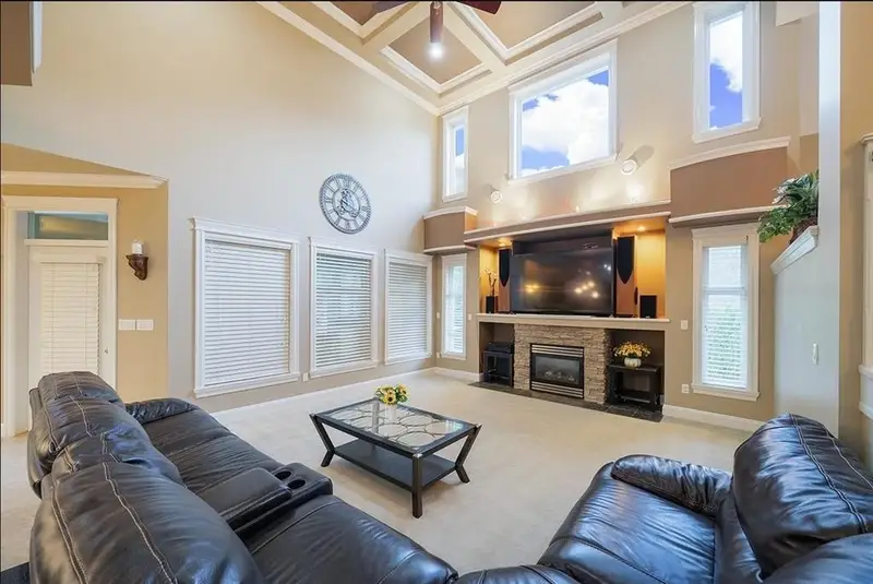 5479 124B STREET - photo 4 of 25