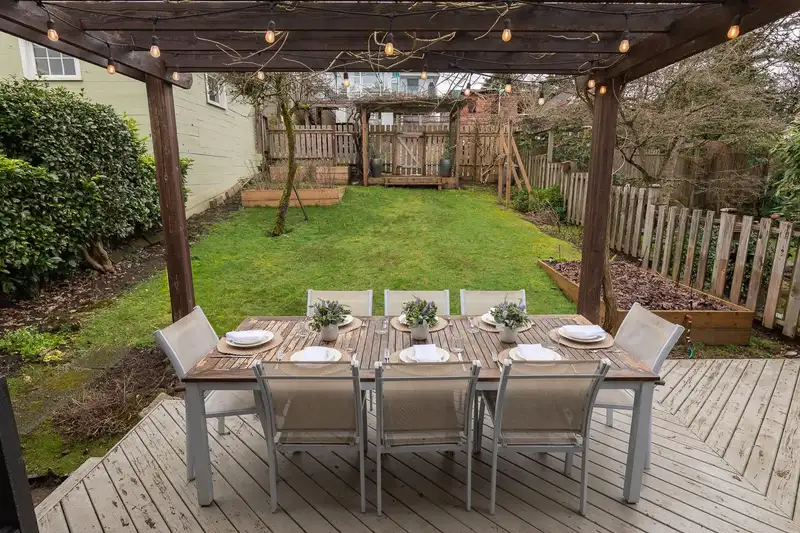 626 E 21ST AVENUE - photo 4 of 40