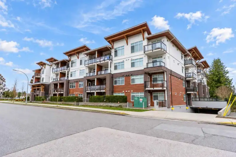 432 5415 BRYDON CRESCENT - photo 1 of 33