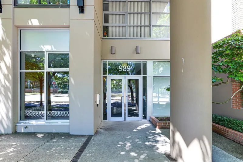 1108 989 BEATTY STREET - photo 2 of 23