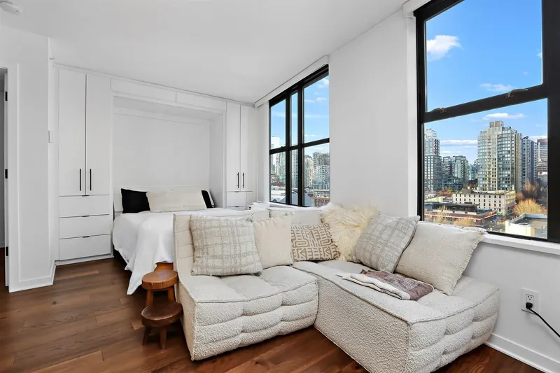 1108 989 BEATTY STREET - photo 4 of 23