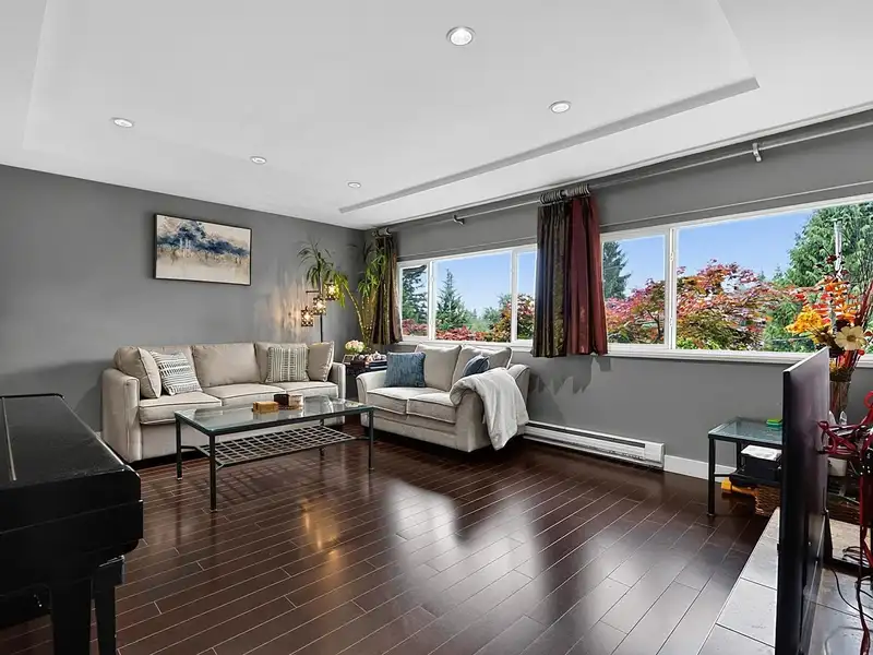 937 KINSAC STREET - photo 3 of 39