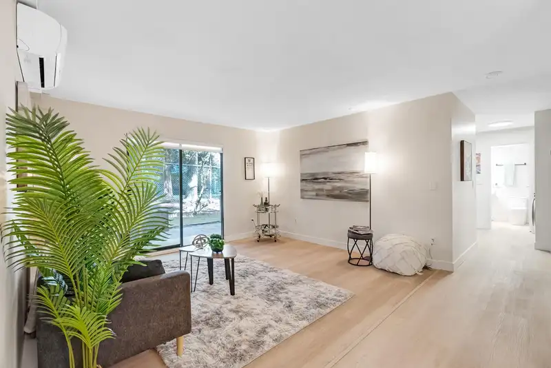104 7155 134 STREET - photo 3 of 27