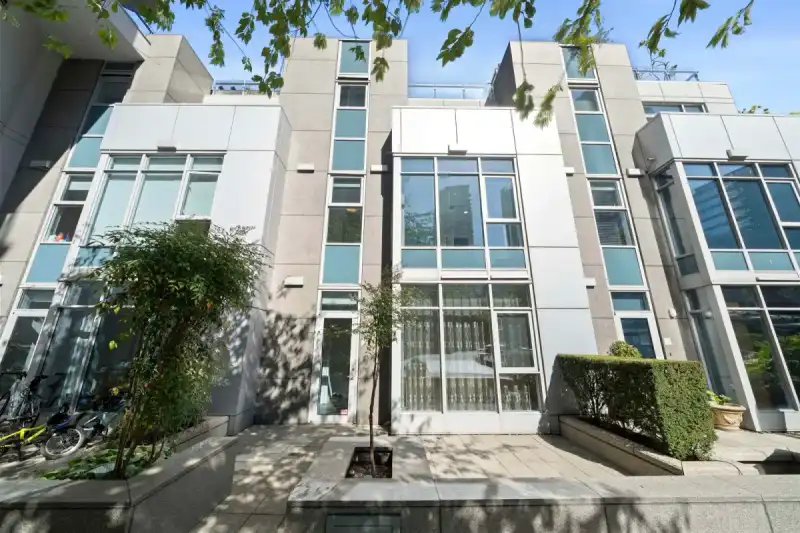 TH19 1281 W CORDOVA STREET - photo 1 of 36