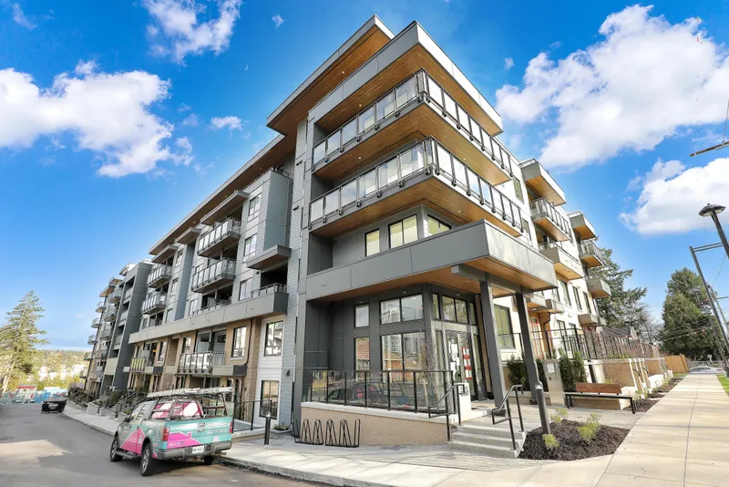 TH4 9456 134 STREET - photo 4 of 25