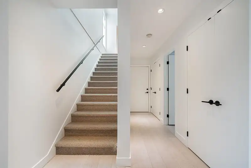 9 7127 193A STREET - photo 2 of 40